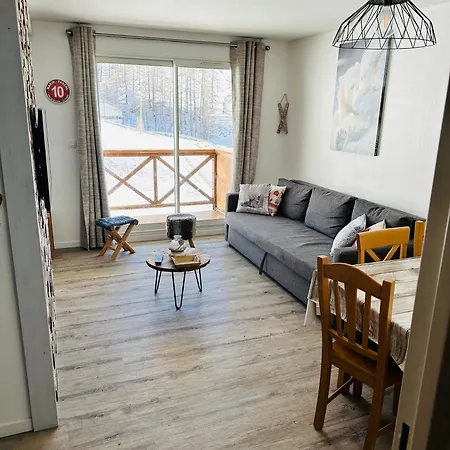 Apartment 6 Personnes Au Pied Des Pistes A La Foux D'allos *