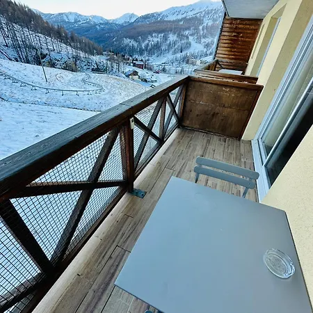 6 Personnes Au Pied Des Pistes A La Foux D'allos Allos